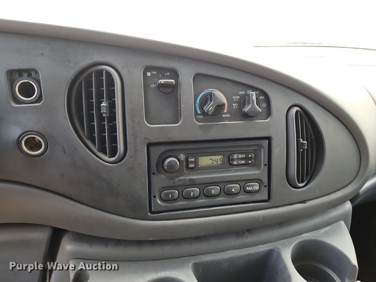 image for item DP2439 2004 Ford E250  van