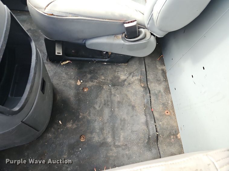 image for item DP2439 2004 Ford E250  van