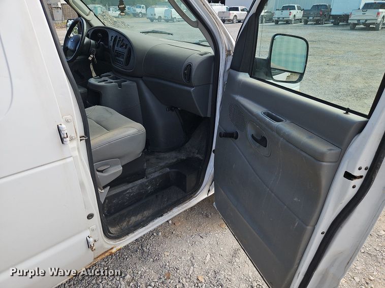 image for item DP2439 2004 Ford E250  van