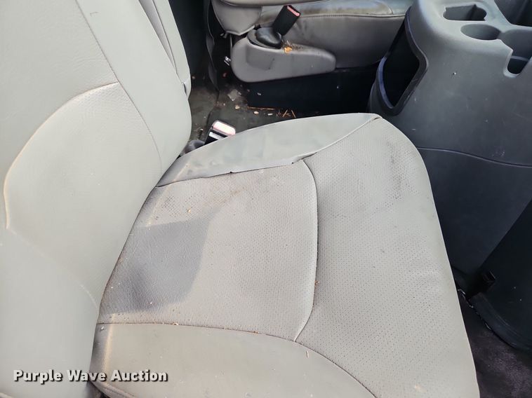 image for item DP2439 2004 Ford E250  van