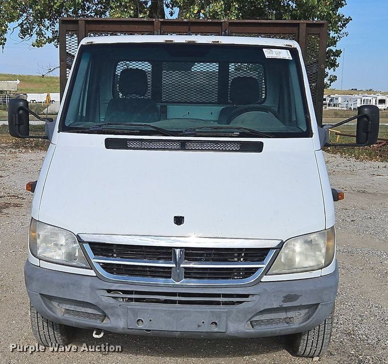 image for item DP2440 2006 Dodge Sprinter 3500  flatbed van