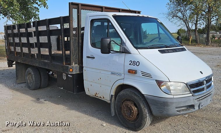image for item DP2440 2006 Dodge Sprinter 3500  flatbed van
