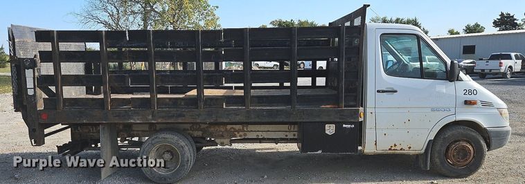 image for item DP2440 2006 Dodge Sprinter 3500  flatbed van