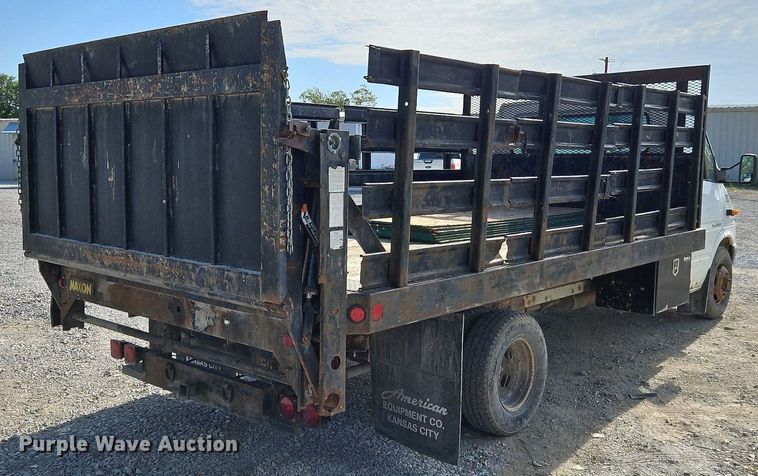 image for item DP2440 2006 Dodge Sprinter 3500  flatbed van