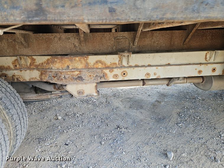 image for item DP2440 2006 Dodge Sprinter 3500  flatbed van