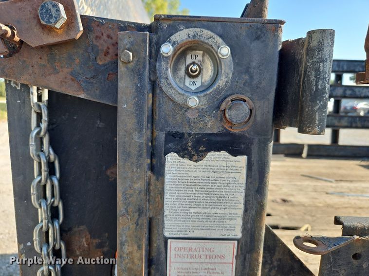 image for item DP2440 2006 Dodge Sprinter 3500  flatbed van