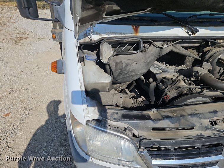 image for item DP2440 2006 Dodge Sprinter 3500  flatbed van