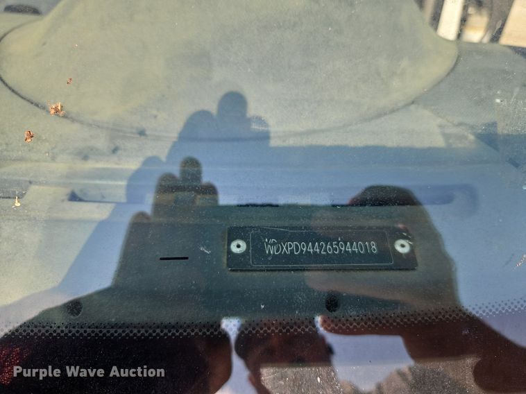 image for item DP2440 2006 Dodge Sprinter 3500  flatbed van