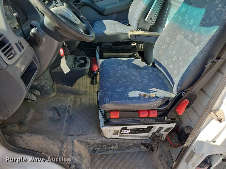 image for item DP2440 2006 Dodge Sprinter 3500  flatbed van