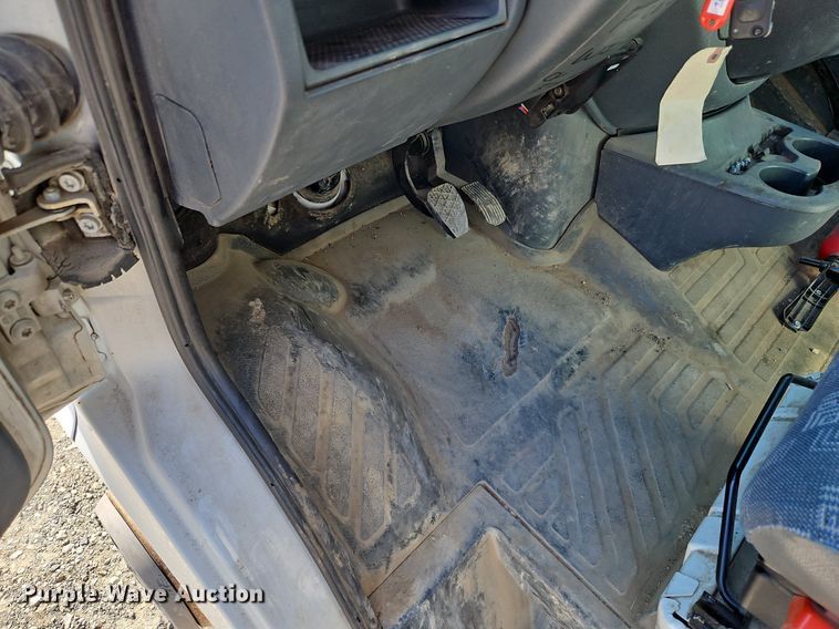 image for item DP2440 2006 Dodge Sprinter 3500  flatbed van