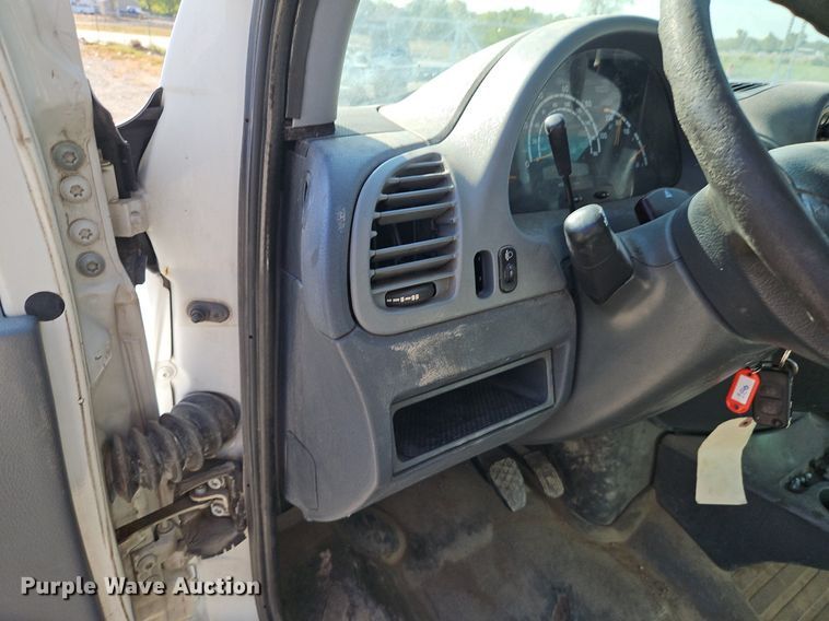 image for item DP2440 2006 Dodge Sprinter 3500  flatbed van