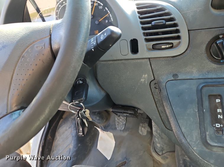 image for item DP2440 2006 Dodge Sprinter 3500  flatbed van