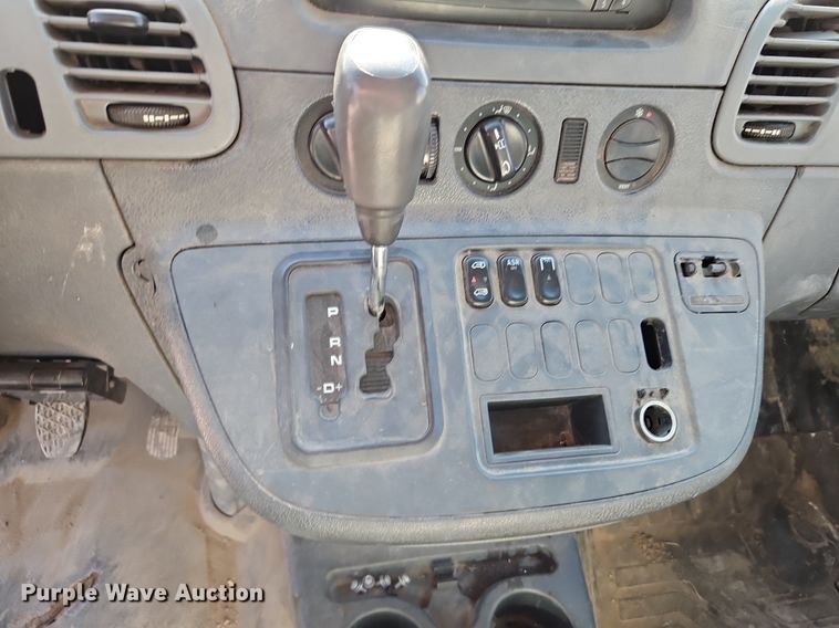 image for item DP2440 2006 Dodge Sprinter 3500  flatbed van