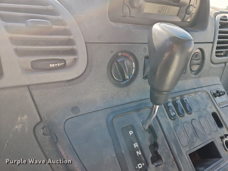 image for item DP2440 2006 Dodge Sprinter 3500  flatbed van