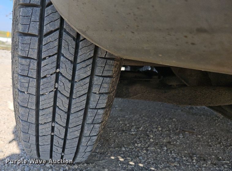 image for item DP2440 2006 Dodge Sprinter 3500  flatbed van