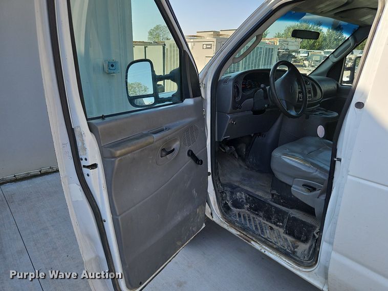 image for item DP2443 2005 Ford E250  van