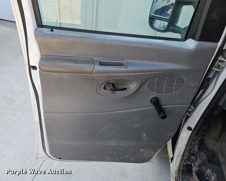 image for item DP2443 2005 Ford E250  van