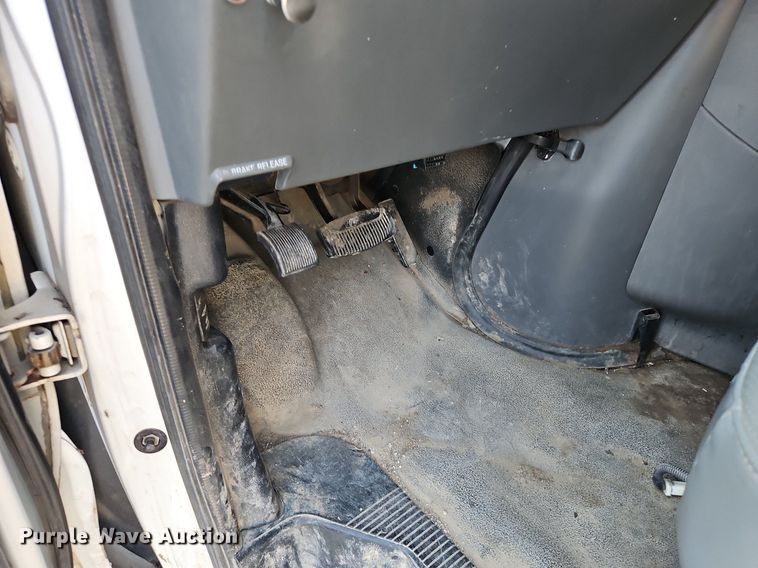 image for item DP2443 2005 Ford E250  van