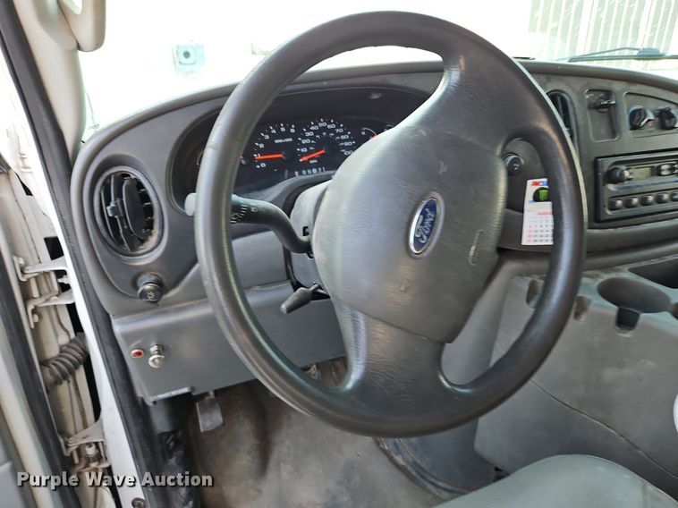 image for item DP2443 2005 Ford E250  van