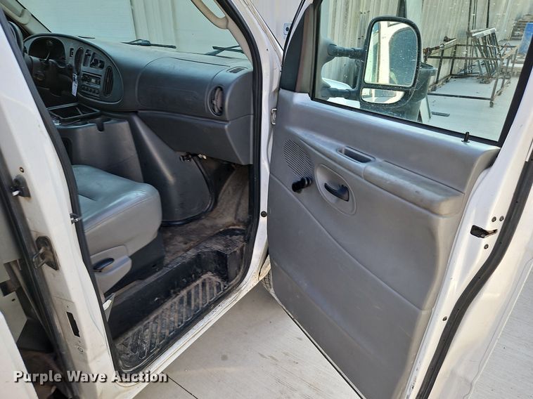 image for item DP2443 2005 Ford E250  van
