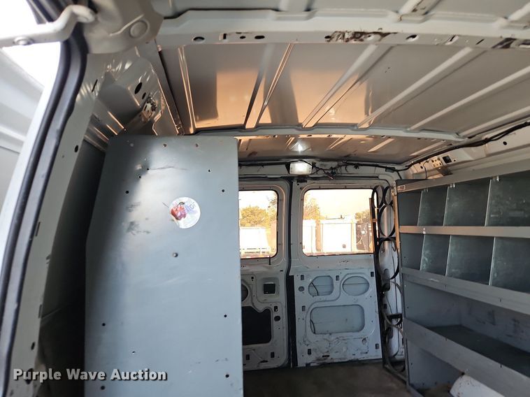 image for item DP2443 2005 Ford E250  van