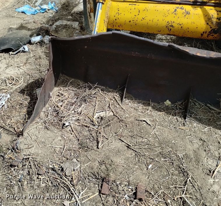 image for item DP3412 International 2500B  tractor