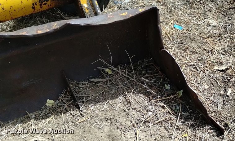 image for item DP3412 International 2500B  tractor