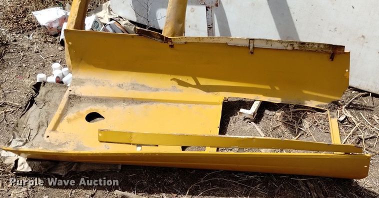 image for item DP3412 International 2500B  tractor