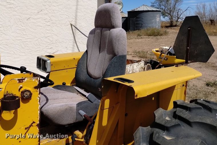 image for item DP3412 International 2500B  tractor