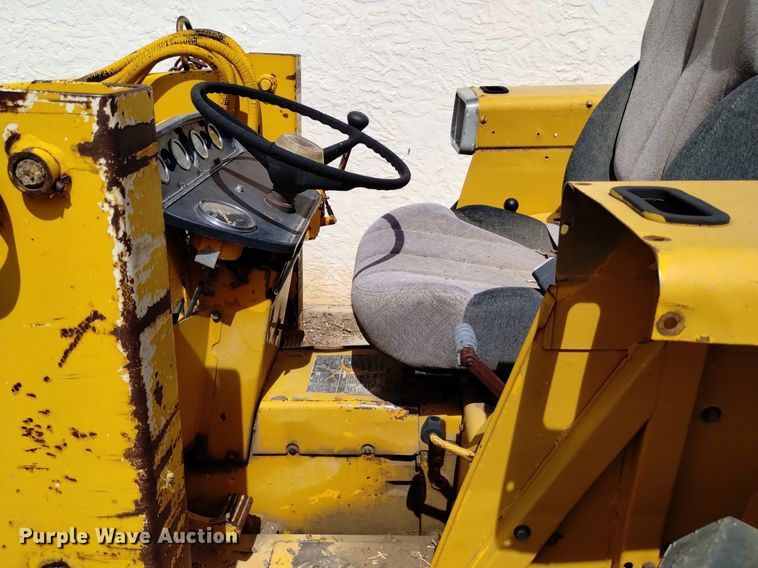 image for item DP3412 International 2500B  tractor