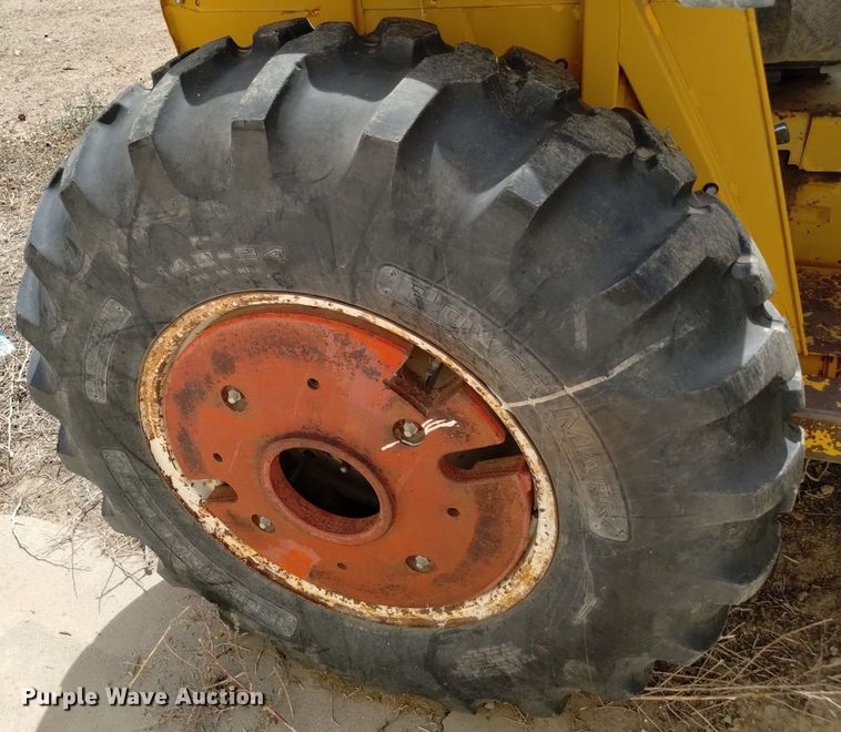 image for item DP3412 International 2500B  tractor