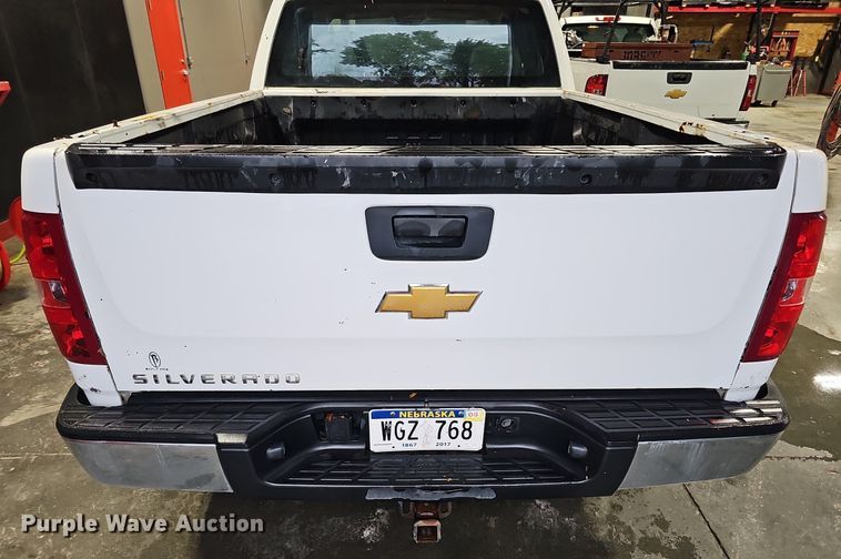 image for item DQ0132 2013 Chevrolet Silverado 1500  Ext. Cab pickup truck