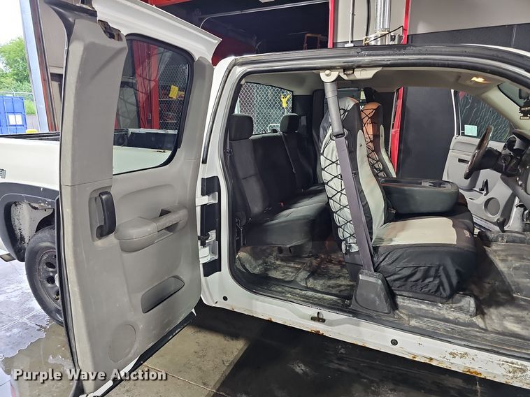 image for item DQ0132 2013 Chevrolet Silverado 1500  Ext. Cab pickup truck