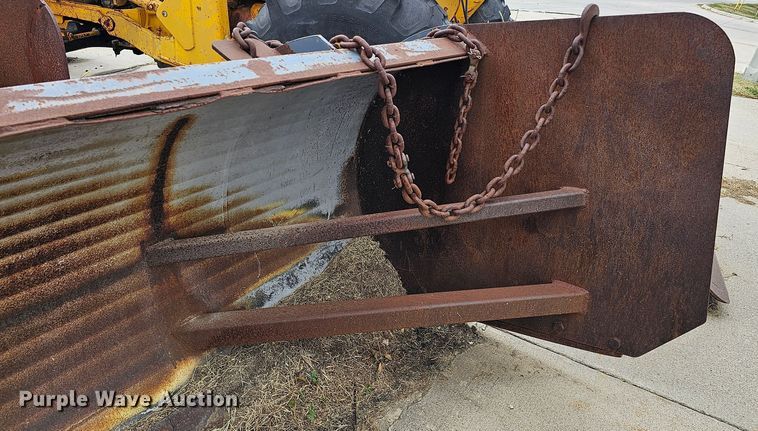 image for item DQ0207 132" W snow plow