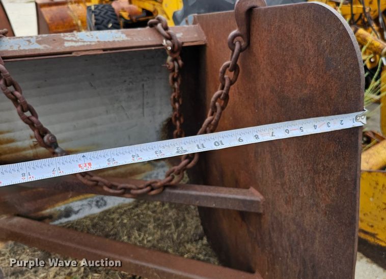 image for item DQ0207 132" W snow plow