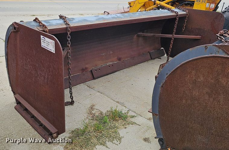 image for item DQ0208 132" W snow plow