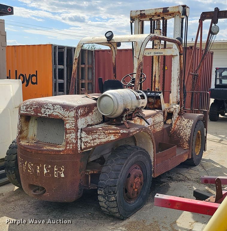 image for item DQ0209 Hyster 30  forklift