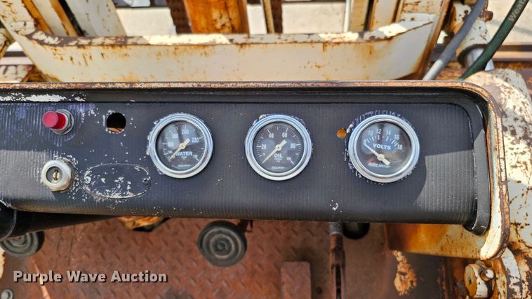 image for item DQ0209 Hyster 30  forklift