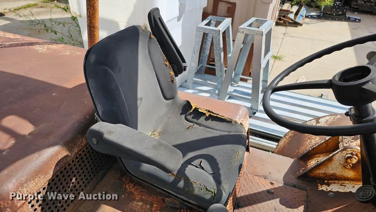 image for item DQ0209 Hyster 30  forklift