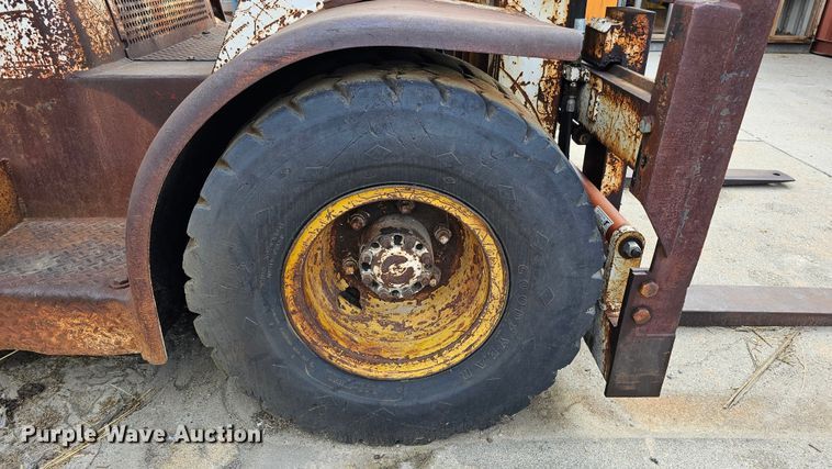 image for item DQ0209 Hyster 30  forklift