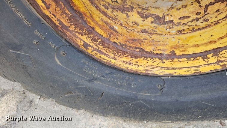 image for item DQ0209 Hyster 30  forklift