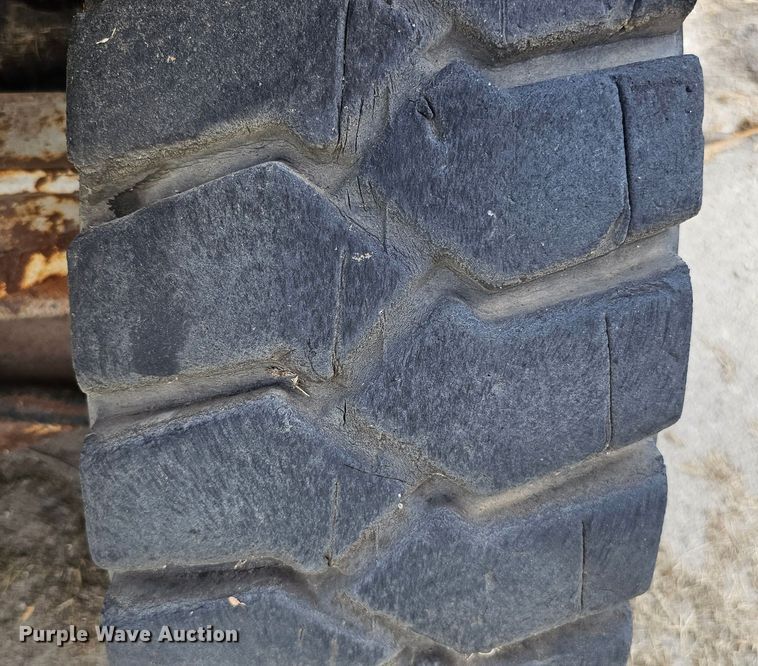 image for item DQ0209 Hyster 30  forklift