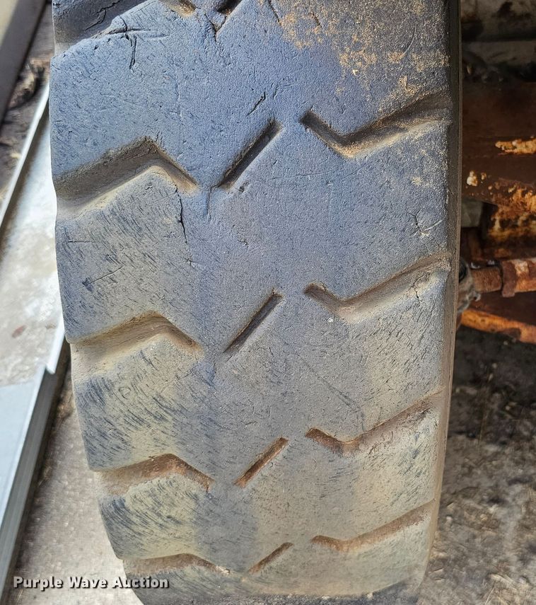 image for item DQ0209 Hyster 30  forklift