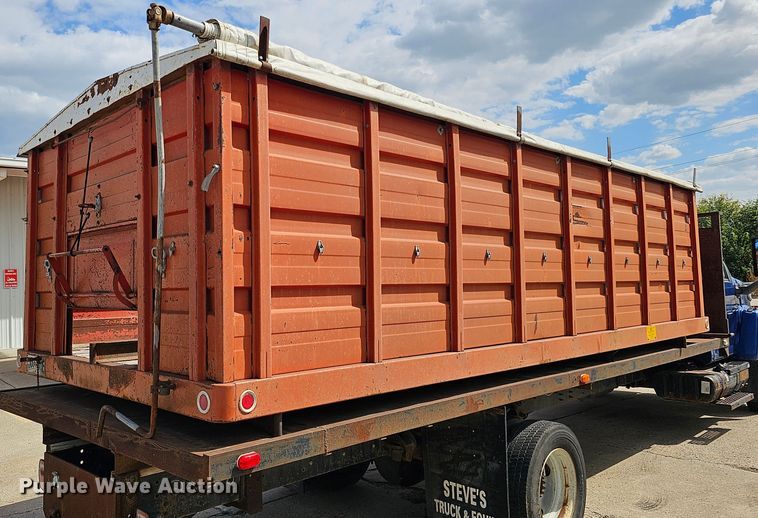 image for item DQ0211 Knapheide grain bed