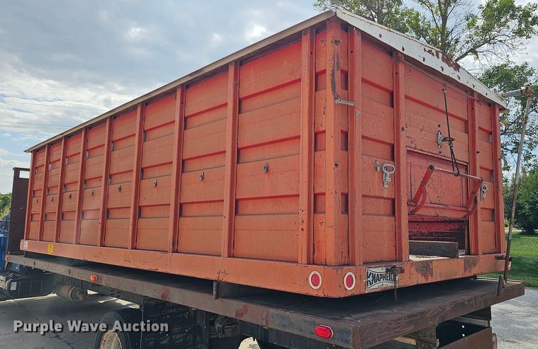 image for item DQ0211 Knapheide grain bed