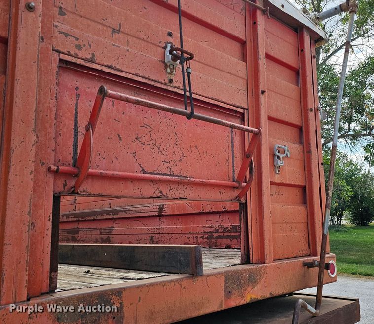 image for item DQ0211 Knapheide grain bed