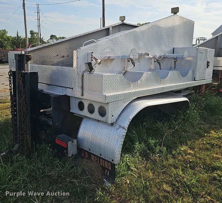 image for item DQ0252 2014 JD Welding & Sandblasting LLC  mobile home toter bed