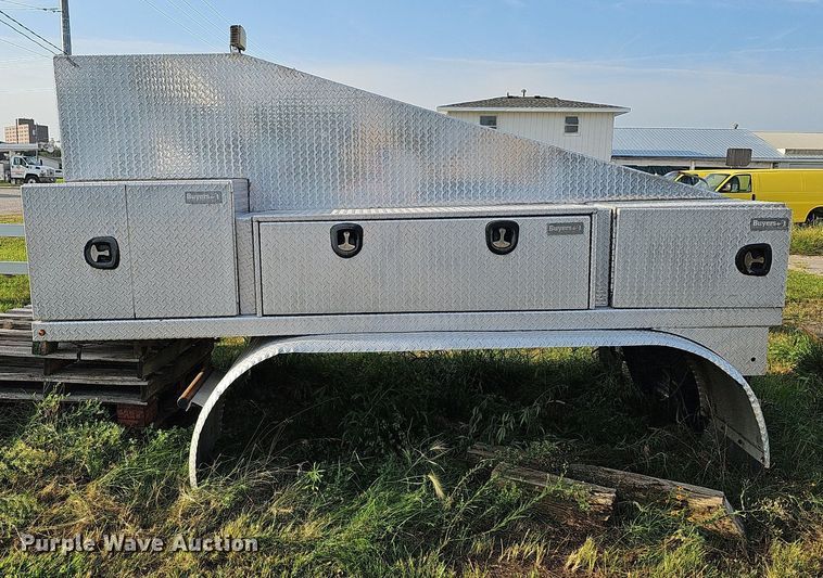 image for item DQ0252 2014 JD Welding & Sandblasting LLC  mobile home toter bed