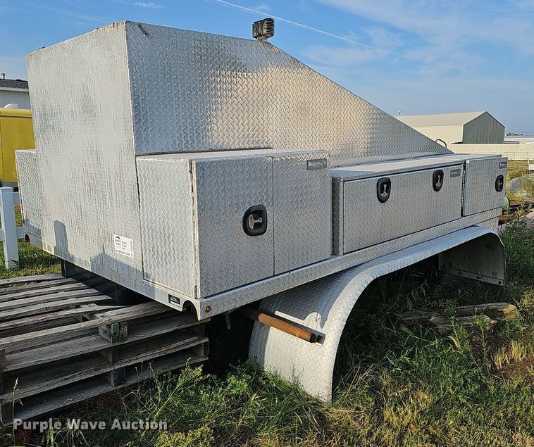 image for item DQ0252 2014 JD Welding & Sandblasting LLC  mobile home toter bed