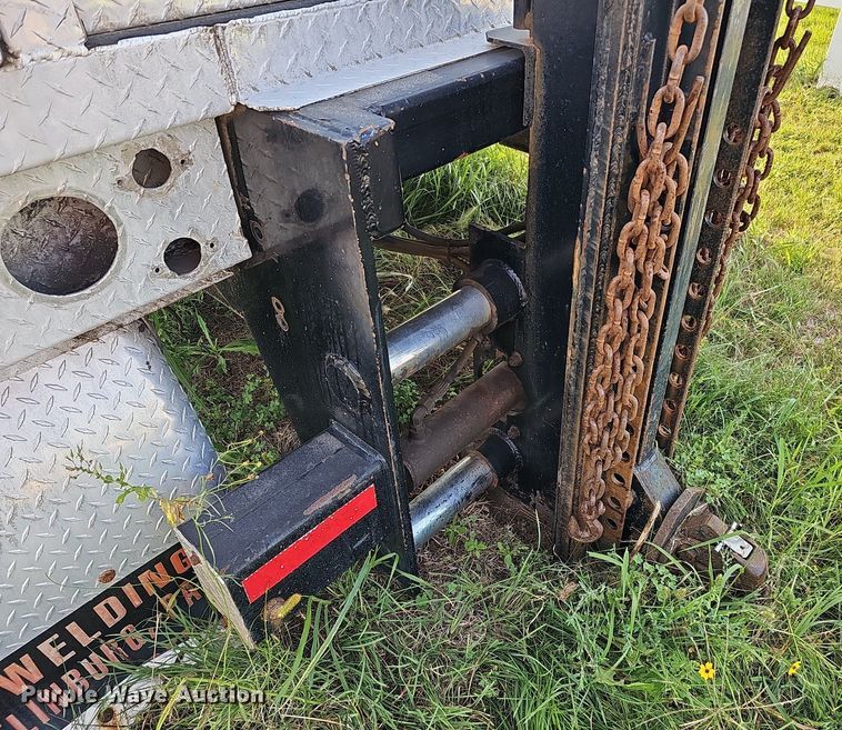 image for item DQ0252 2014 JD Welding & Sandblasting LLC  mobile home toter bed